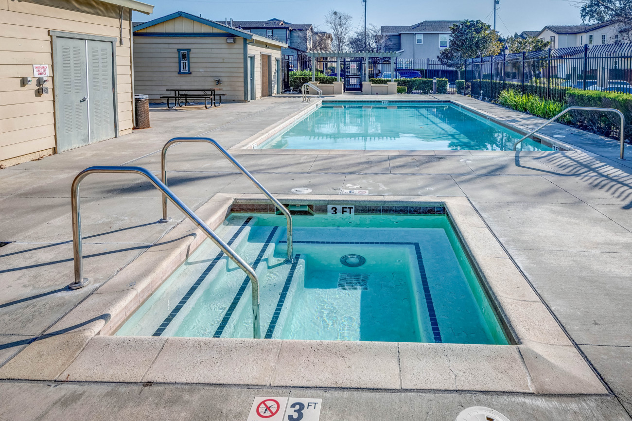 1652 Glenmore-06.jpg